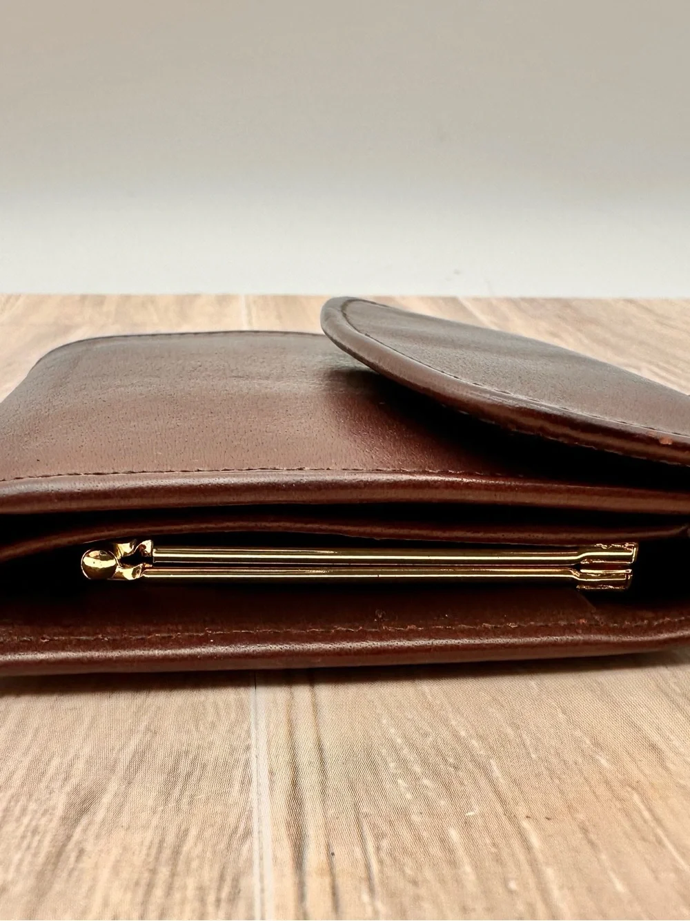 Vintage COACH Brown Leather Trifold Kiss-Lock Wallet Coin Purse 1995